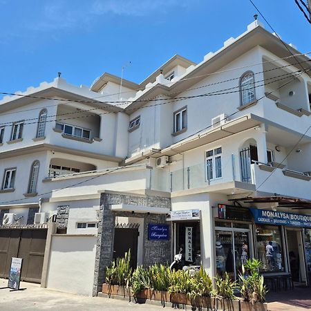 Monalysa Holidays กรองด์เบย์ ภายนอก รูปภาพ